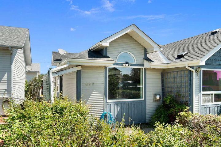 Property Photo:  412 9 Street  AB T0M 0G0 