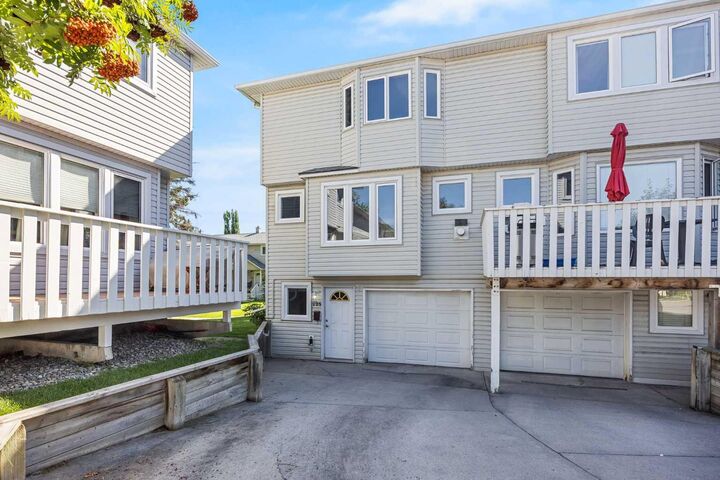 225 Killarney Glen Court SW — photo 1