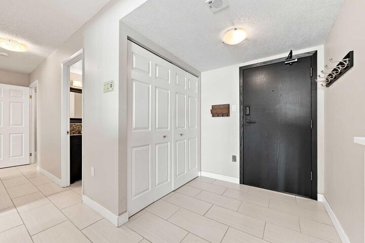 Property Photo:  1100 8 Avenue SW 606  AB T2P 3T9 