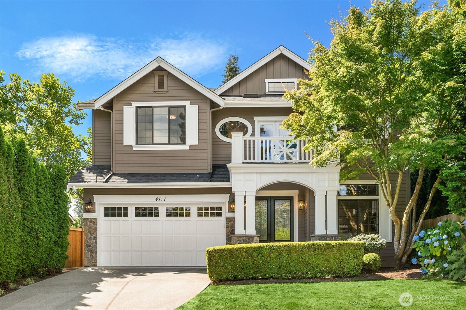 Property Photo:  4717 NE 50th Street  WA 98105 