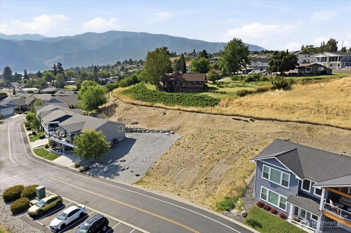 Property Photo:  515  Village Drive  WA 98831 