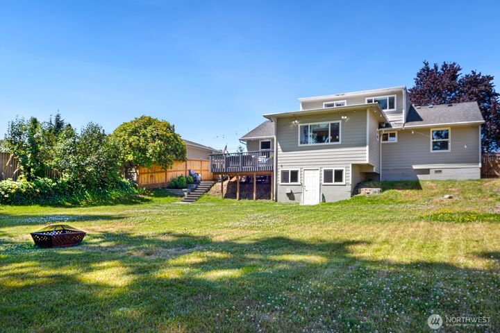 Property Photo: 5011 Seahurst Avenue WA 98203