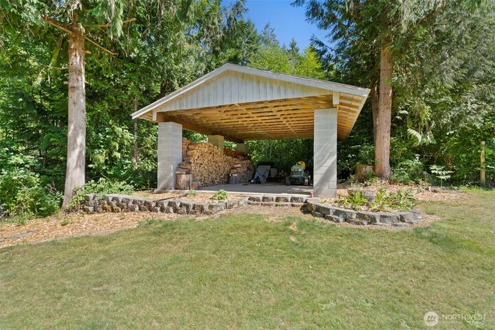 Property Photo:  150 126  Allen Road  WA 98570 