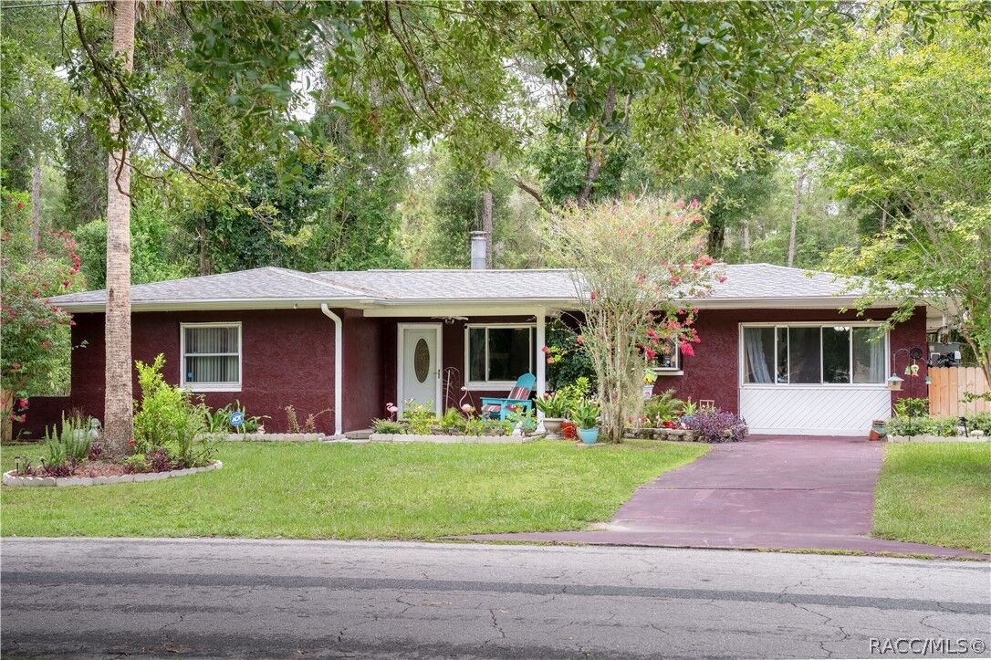 Property Photo:  6046 E Loring Lane  FL 34452 