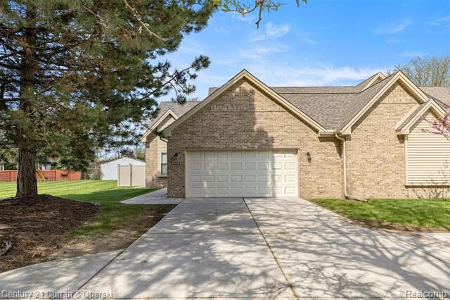 Property Photo: 1062 Biddle Avenue MI 48192