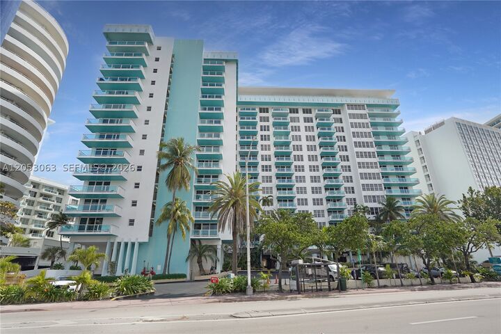 Property Photo: 5101 Collins Ave 14L FL 33140