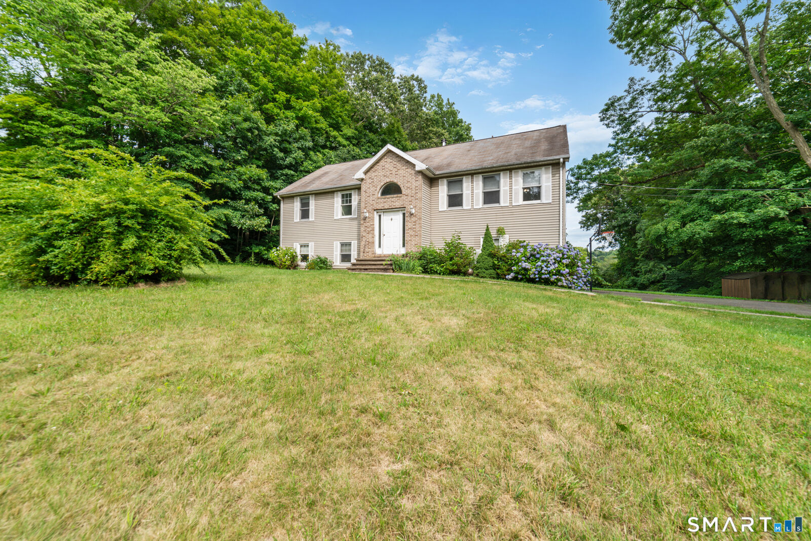 Property Photo:  1 Lasalette Way  CT 06471 