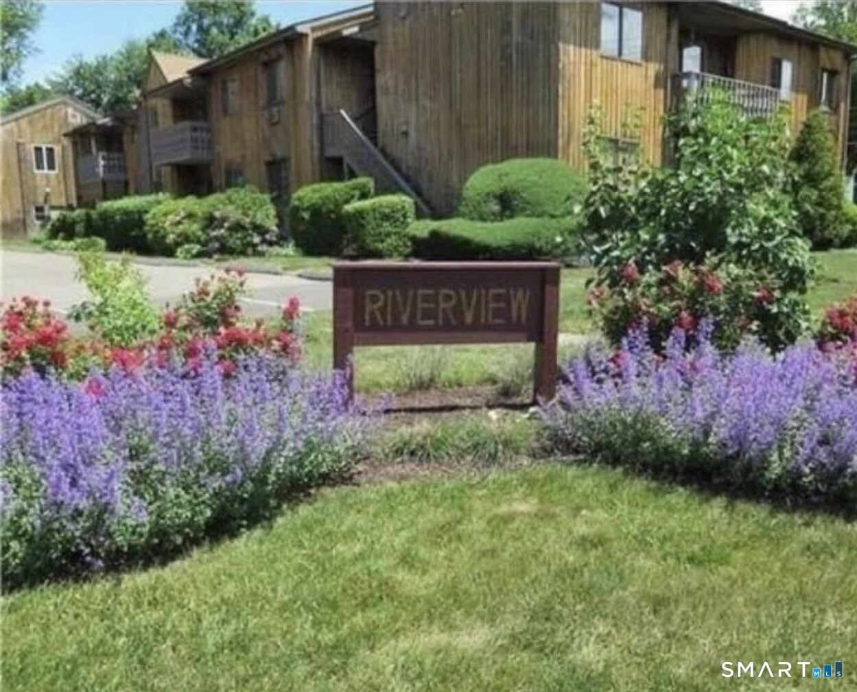 Property Photo:  5 Riverview Drive 5  CT 06606 