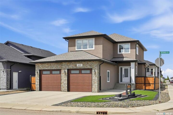 2435 Rosewood Drive — photo 1