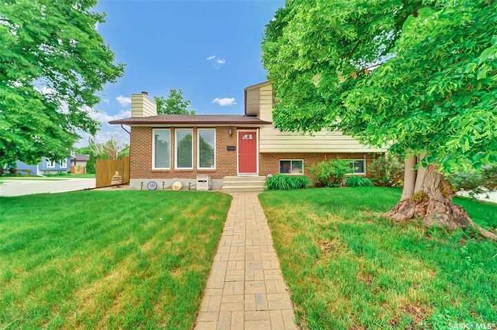 Property Photo:  703 Candle Court  SK S7K 4Z9 