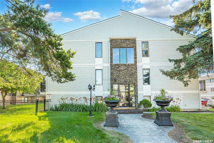 254 Pinehouse Place 202 — photo 1