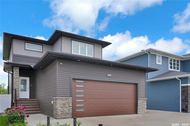 Property Photo: 1049 Maplewood Drive SK S6J 0B6