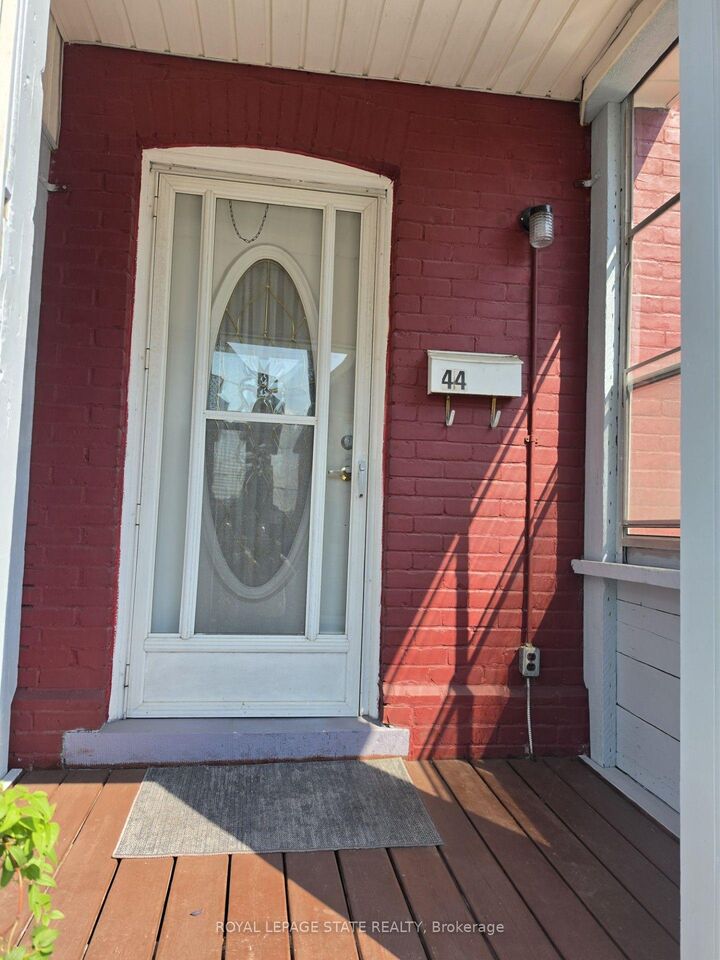 Property Photo: 44 Arthur Avenue N ON L8L 6C5