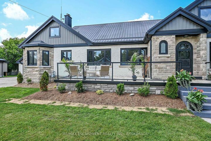 27 Church Street E — photo 1