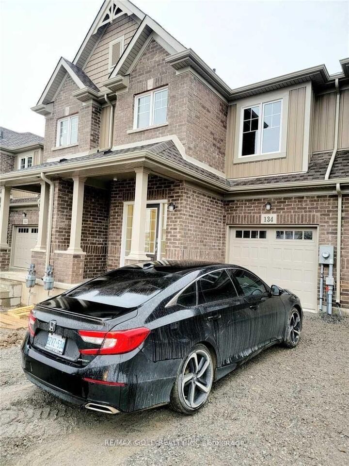 Property Photo:  134 Sycamore Street  ON L3C 0H9 