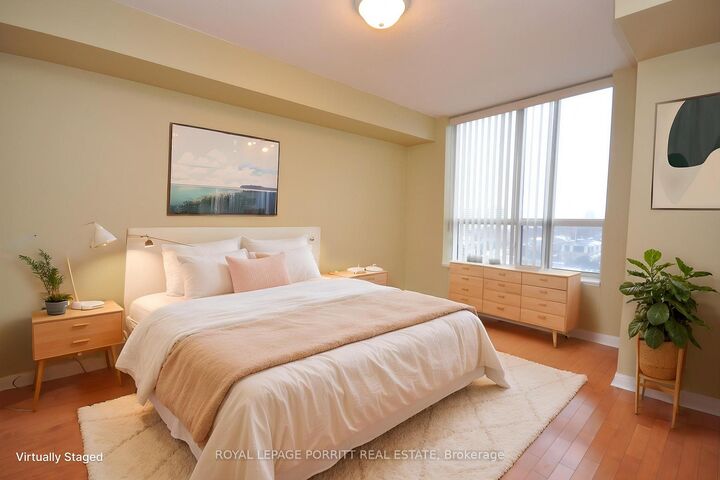 Property Photo:  1140 Parkwest Place 901  ON L5E 3K9 