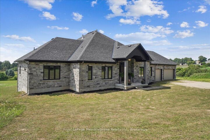 Property Photo: 8837 Wellington Road 124 N/A ON N1H 6H7