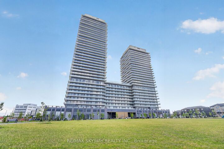 Property Photo: 15 Skyridge Drive 521 ON L6P 4S3