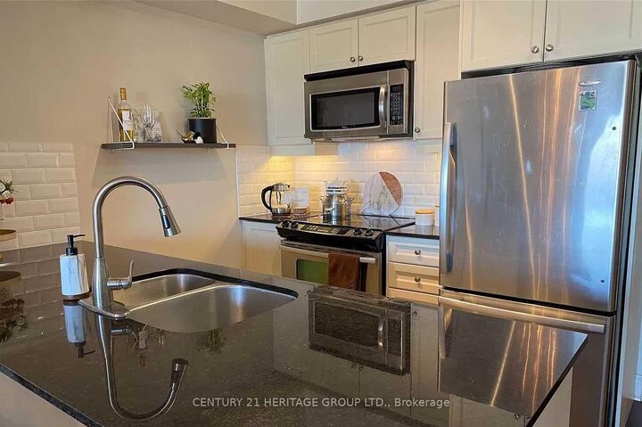 Property Photo: 701 Sheppard Avenue 610 ON M3H 2S7