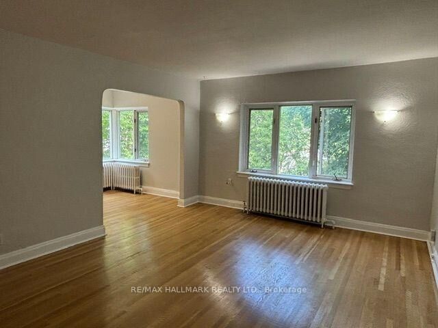 Property Photo:  111 Oriole Parkway 202  ON M5P 2G9 