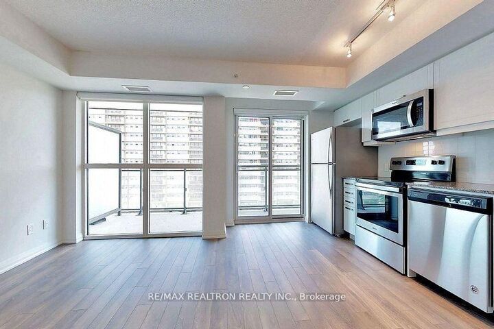 Property Photo: 20 Meadowglen Place 534 ON M1G 0A9