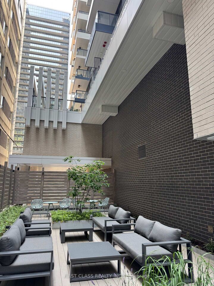 Property Photo: 38 Widmer Street 710 ON M5V 2E9