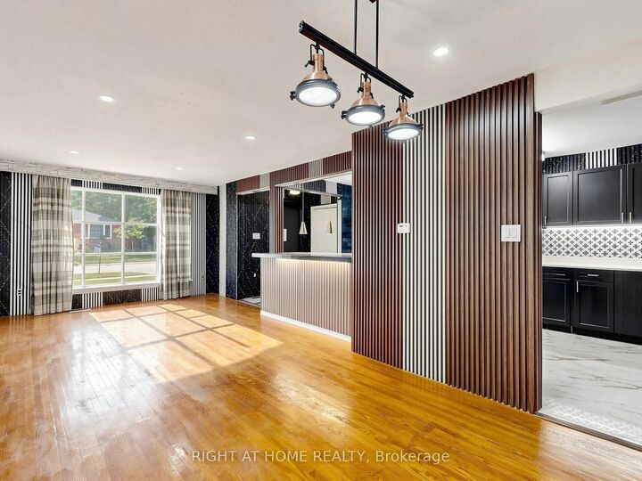 Property Photo: 65 Darlingside Drive ON M1E 3P2
