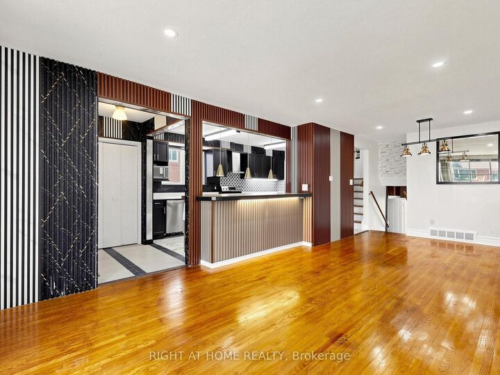 Property Photo:  65 Darlingside Drive  ON M1E 3P2 