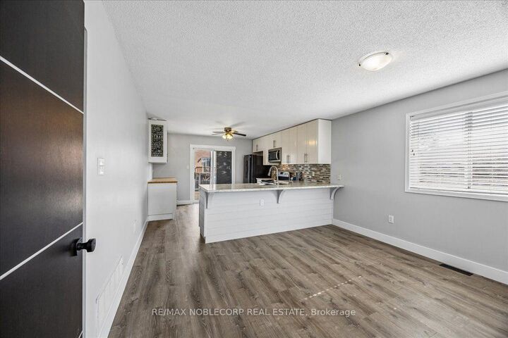 Property Photo: 210 Dunsmore Lane Main ON L4M 6Z8