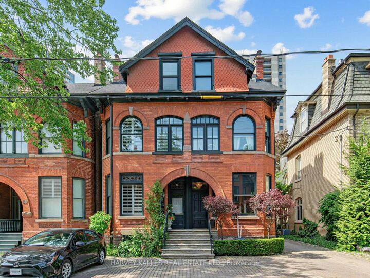 32 Bernard Avenue — photo 1