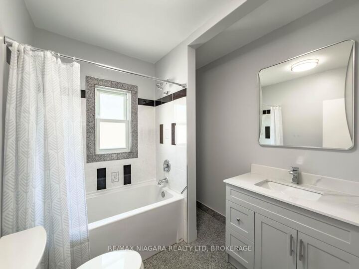 Property Photo: 5576 Desson Avenue ON L2G 3T1