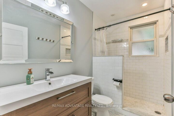 Property Photo:  25 Laurentian Drive S  ON N5W 1N8 