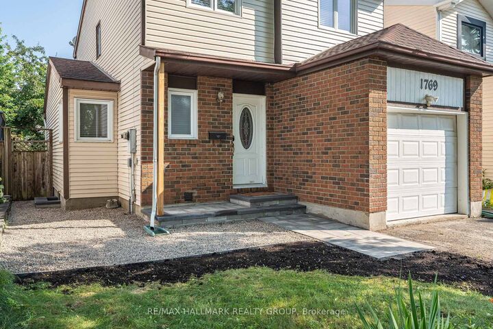 Property Photo:  1769 Bromont Way  ON K1C 5K1 