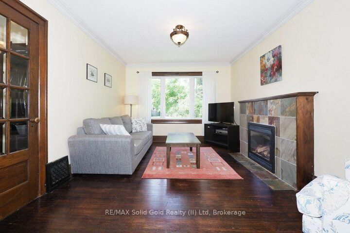 Property Photo: 223 Wellington Street N ON N2H 5K6