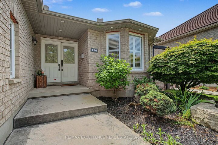Property Photo: 136 Johnston Avenue ON N3C 4P4