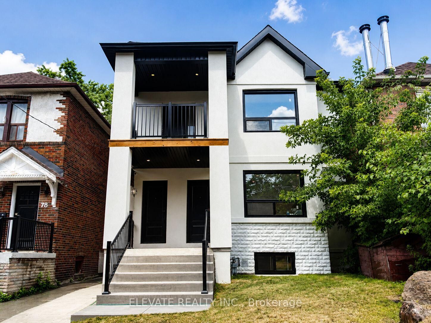 Property Photo:  76 Burnaby Boulevard  ON M5N 1G4 