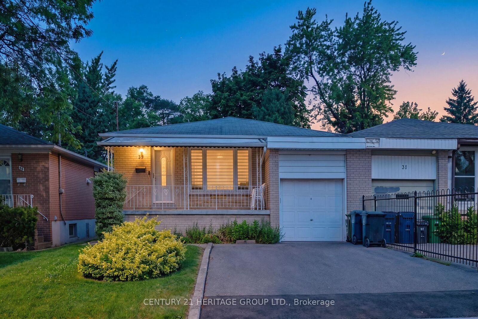 Property Photo:  33 Elise Terrace  ON M2R 2W9 