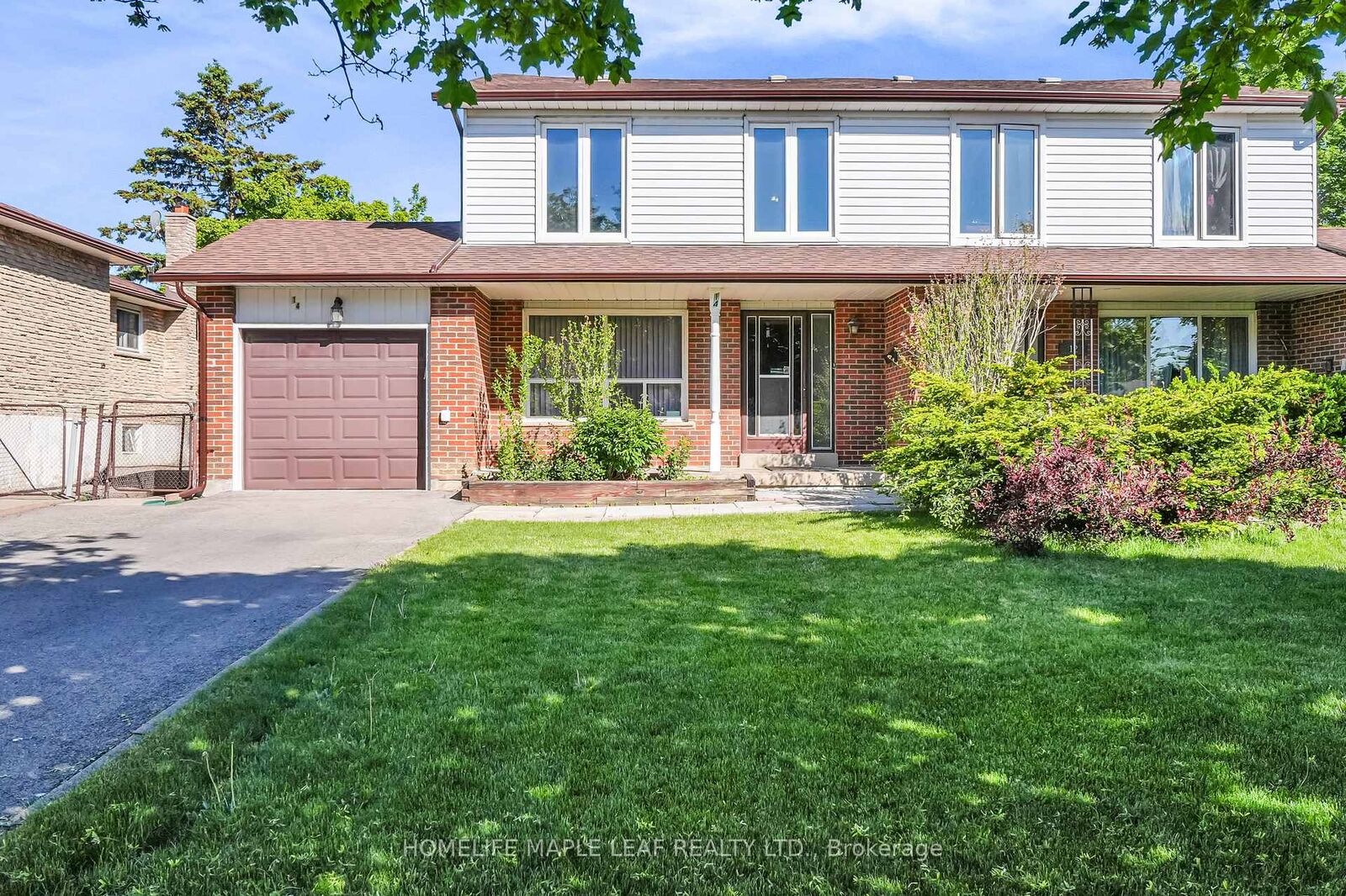 Property Photo:  14 Manitou Crescent  ON L6S 2Z8 