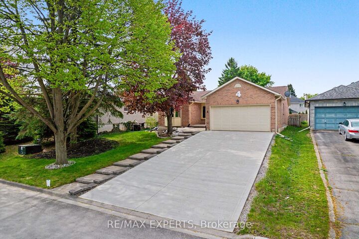 Property Photo:  4 Willis Drive  ON L9R 1M4 