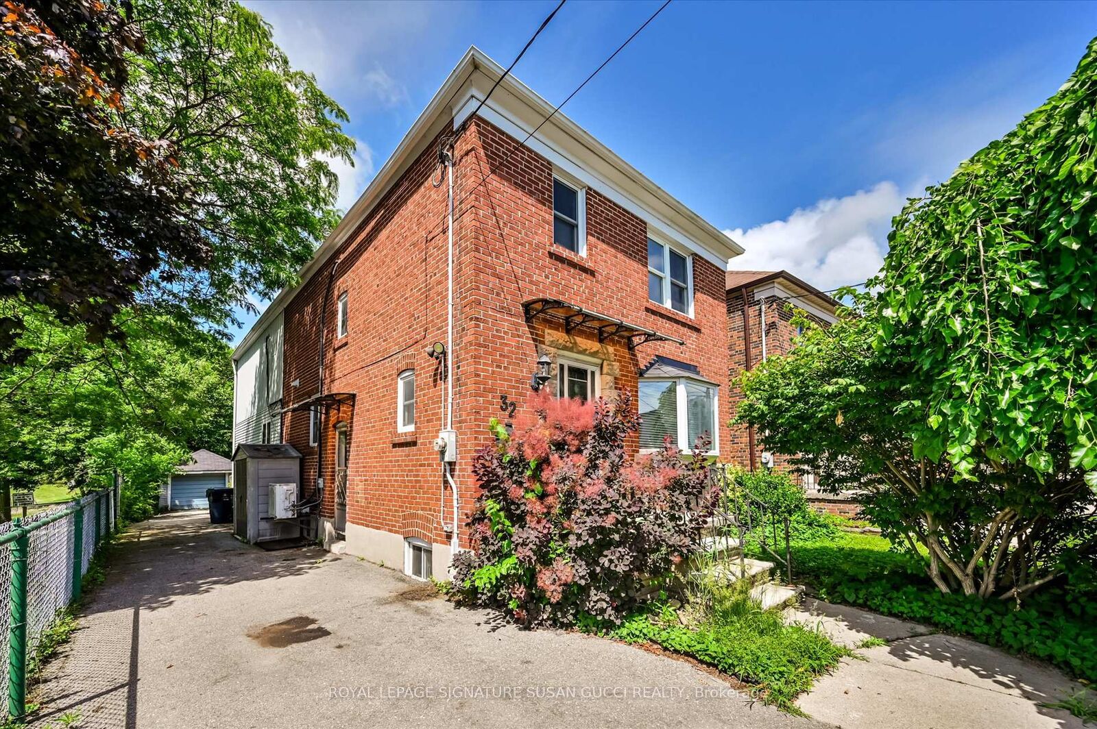 Property Photo: 32 Marilyn Crescent Main ON M4B 3C6