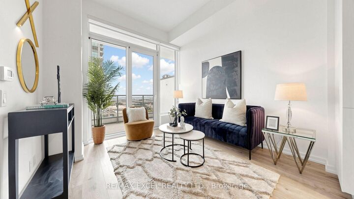 Property Photo:  7890 Jane Street 1710  ON L4K 0K9 
