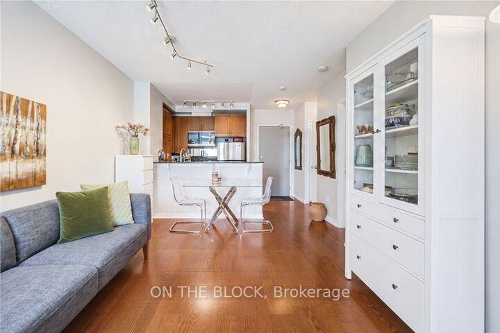 Property Photo: 2495 Dundas Street W 107 ON M6P 1X4