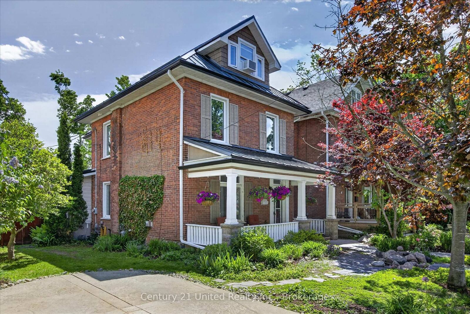 Property Photo:  587 Gilmour Street  ON K9H 2K3 
