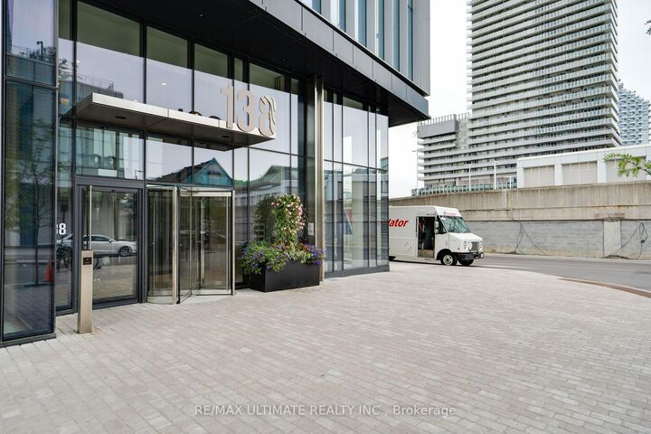 Property Photo: 138 Downes Street 5908 ON M5E 0E4