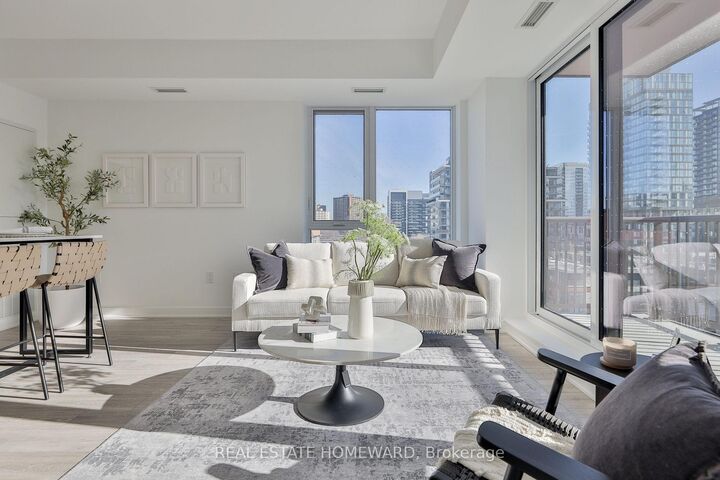 Property Photo: 10 Oak Street 1703 ON M5A 0Z1