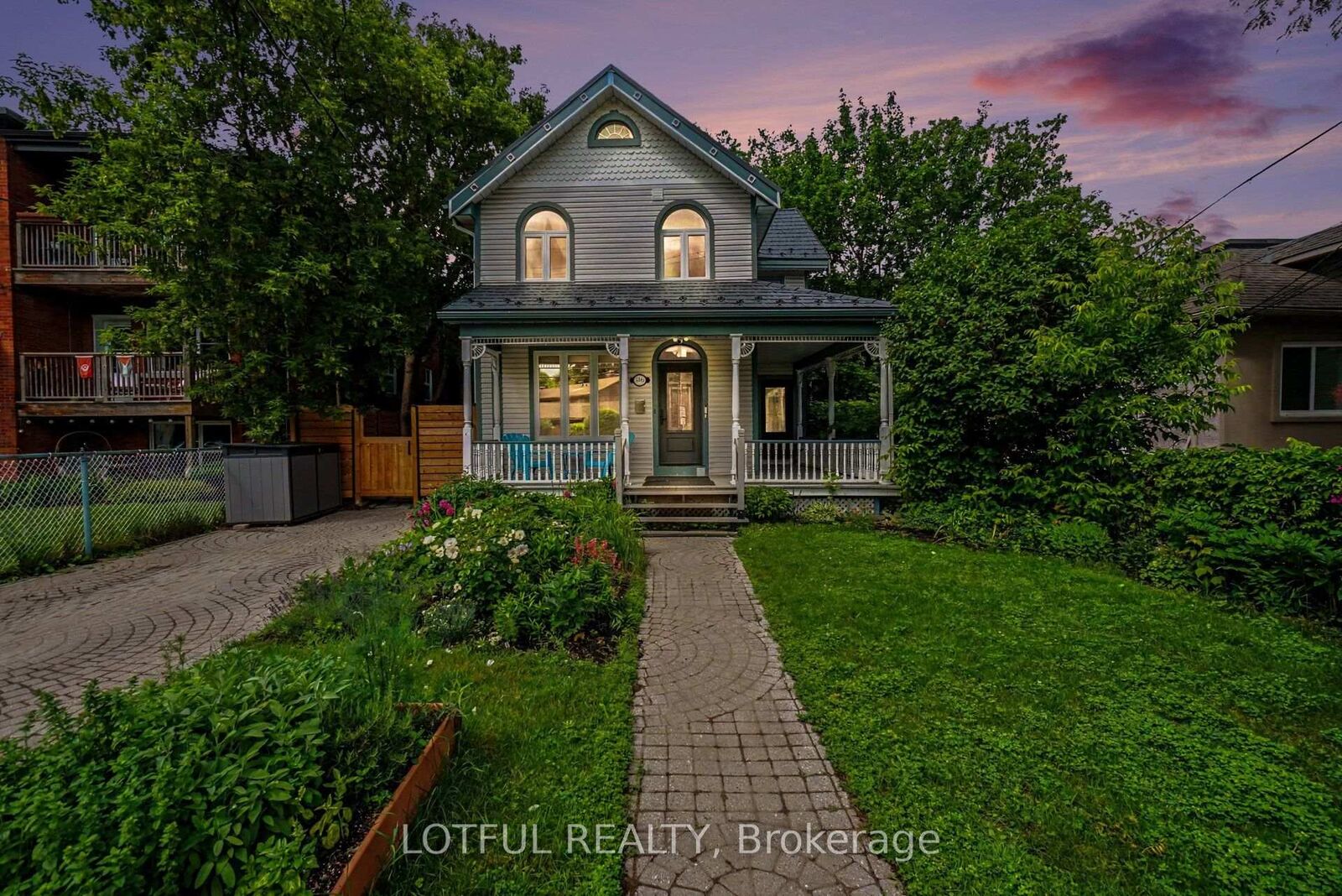 Property Photo: 518 Hilson Avenue ON K1Z 6C8