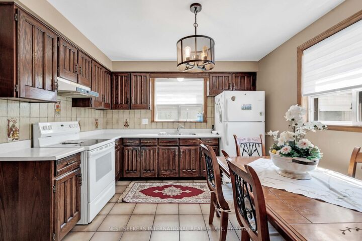Property Photo: 65 Orchardcroft Crescent ON M3J 1S7