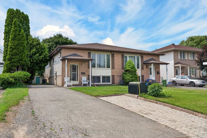 Property Photo:  585 Gavin Court  ON K7M 8B8 