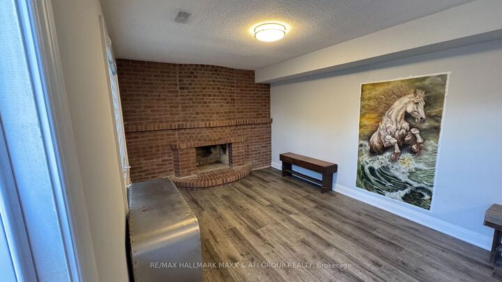 Property Photo:  2 Lambeth Square Bachelor  ON M1W 3B4 