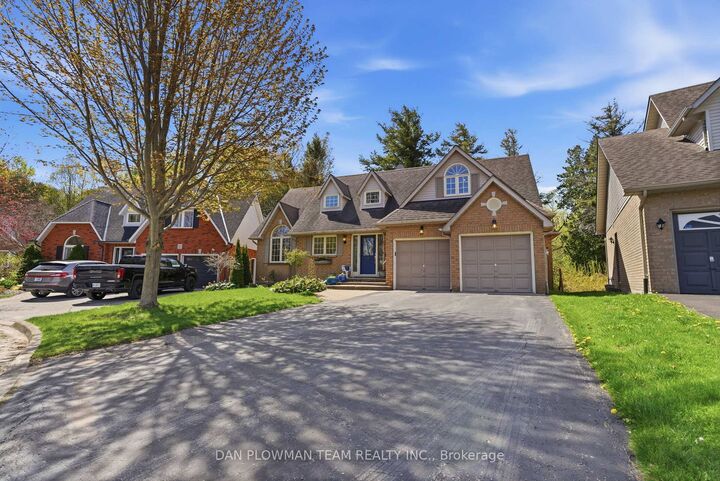 Property Photo: 10 Barrington Place ON L1E 2K9